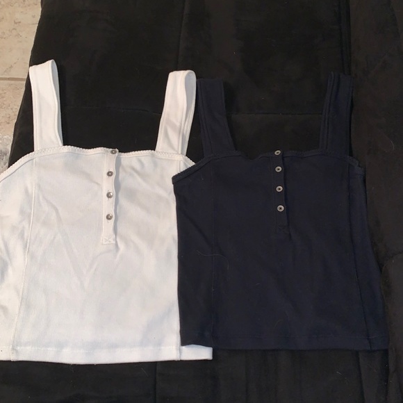 Set of 2 Abercrombie Tanks - Picture 1 of 3